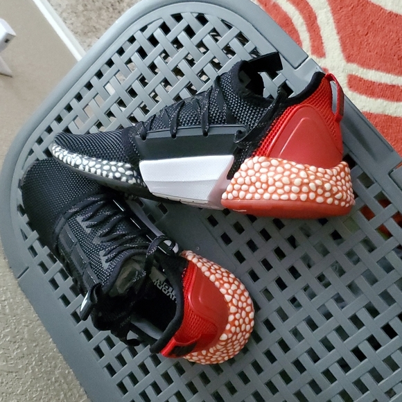 Shoes - Picture 4 of 4